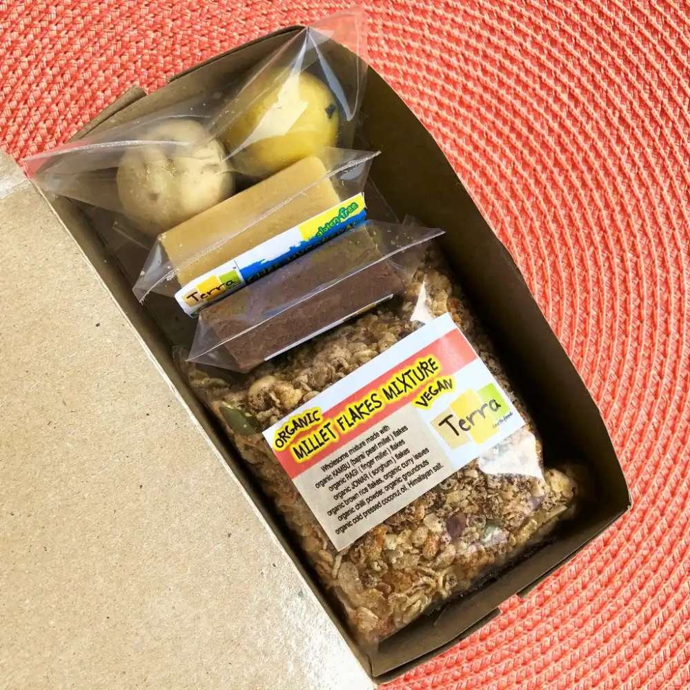 Organic Sweet & Savoury Combination Snack Box | 500 g